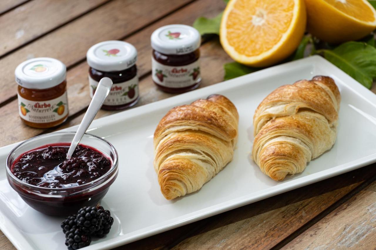 Ron De Mar & La Brisa Bed & Breakfast Пежинок Екстериор снимка